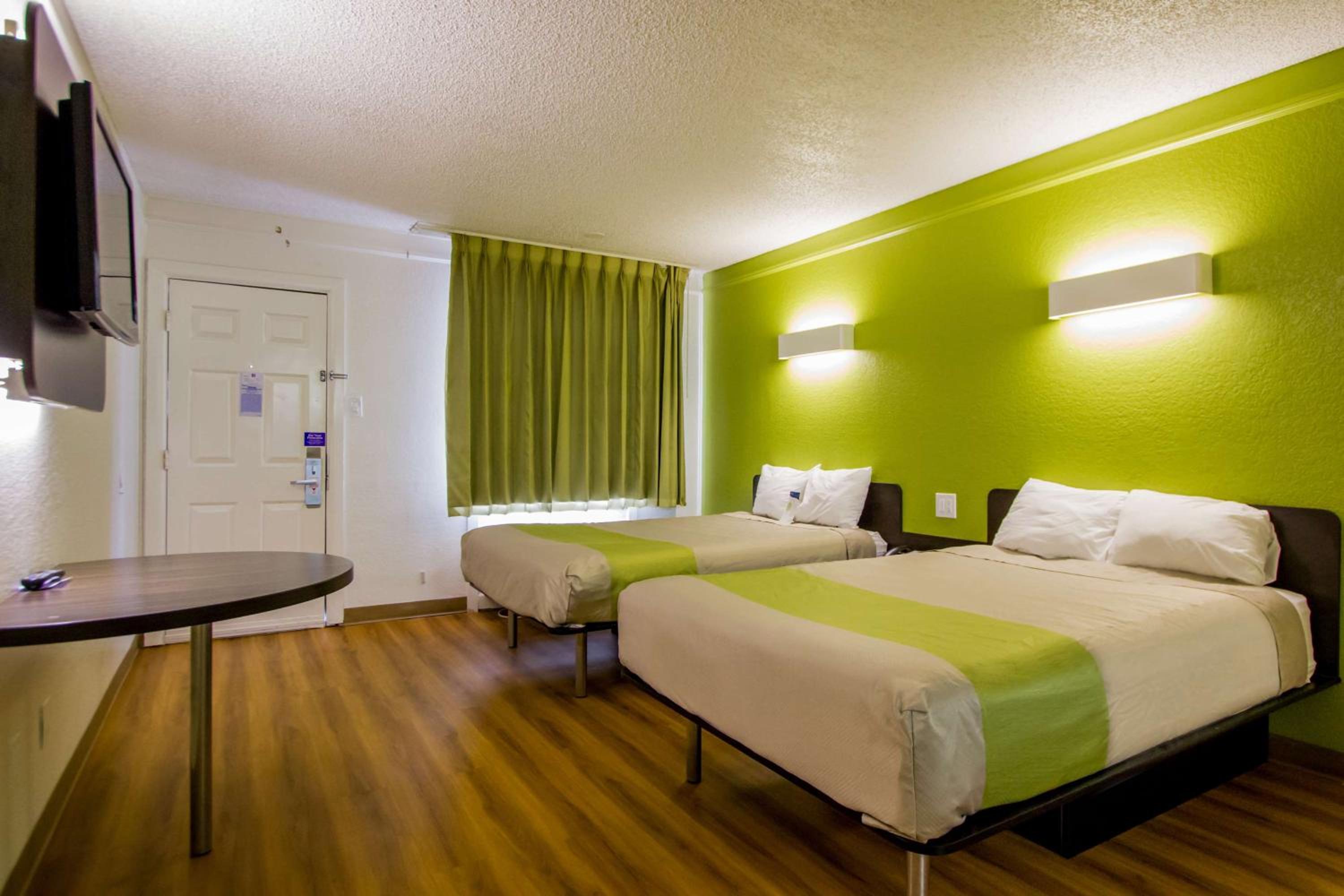 ROOM, QUADRUPLE, ACCESSIBLE