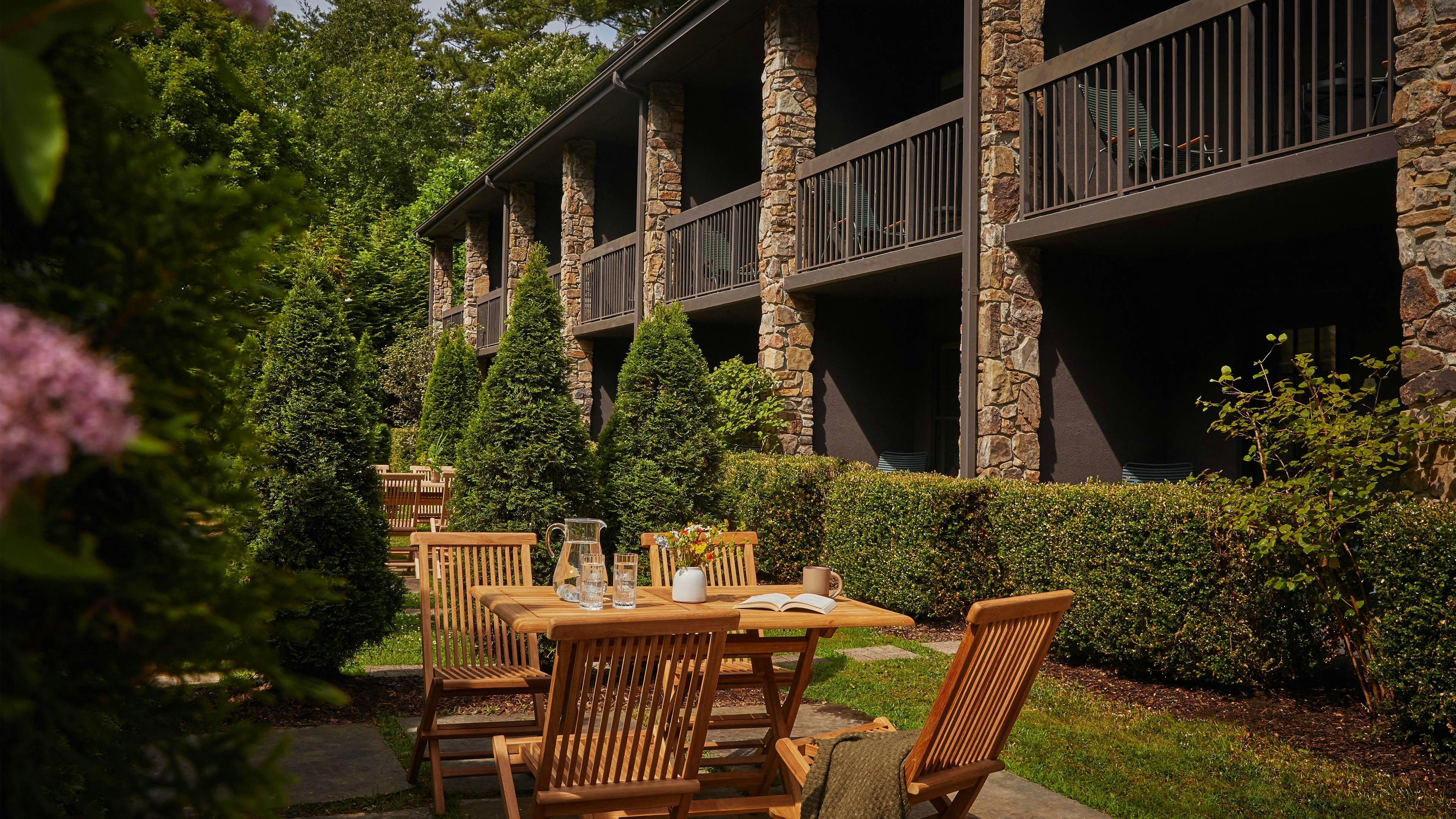 Highlands Inn Lodge Formerly Hampton Inn Highlands 49/53