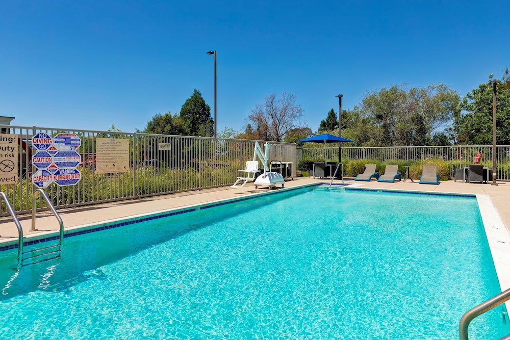 Hampton Inn & Suites Rohnert Park - Sonoma County 1/42