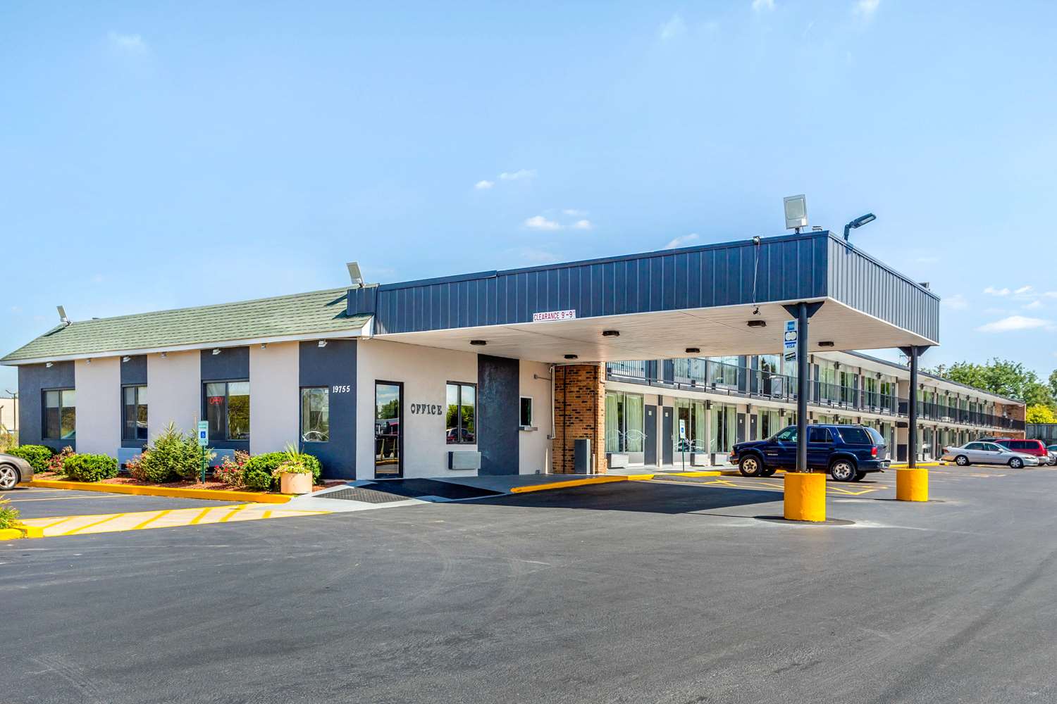 Econo Lodge Shorewood 30/31