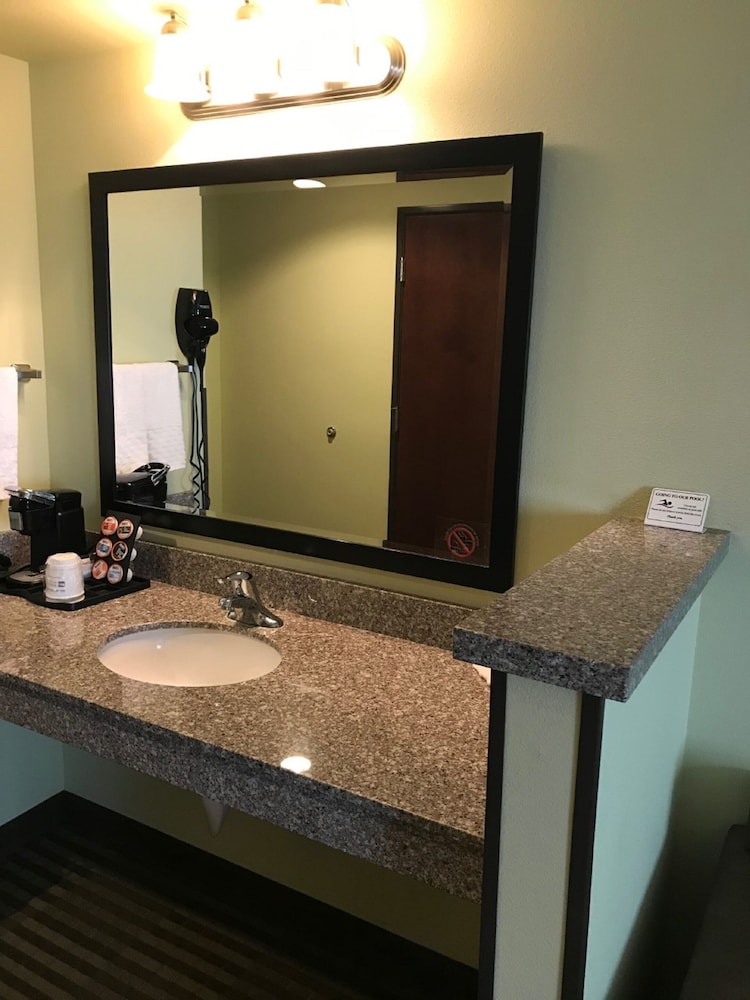 Best Western Rama Inn 7/42