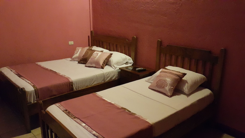 El Maltese Hotel 26/69