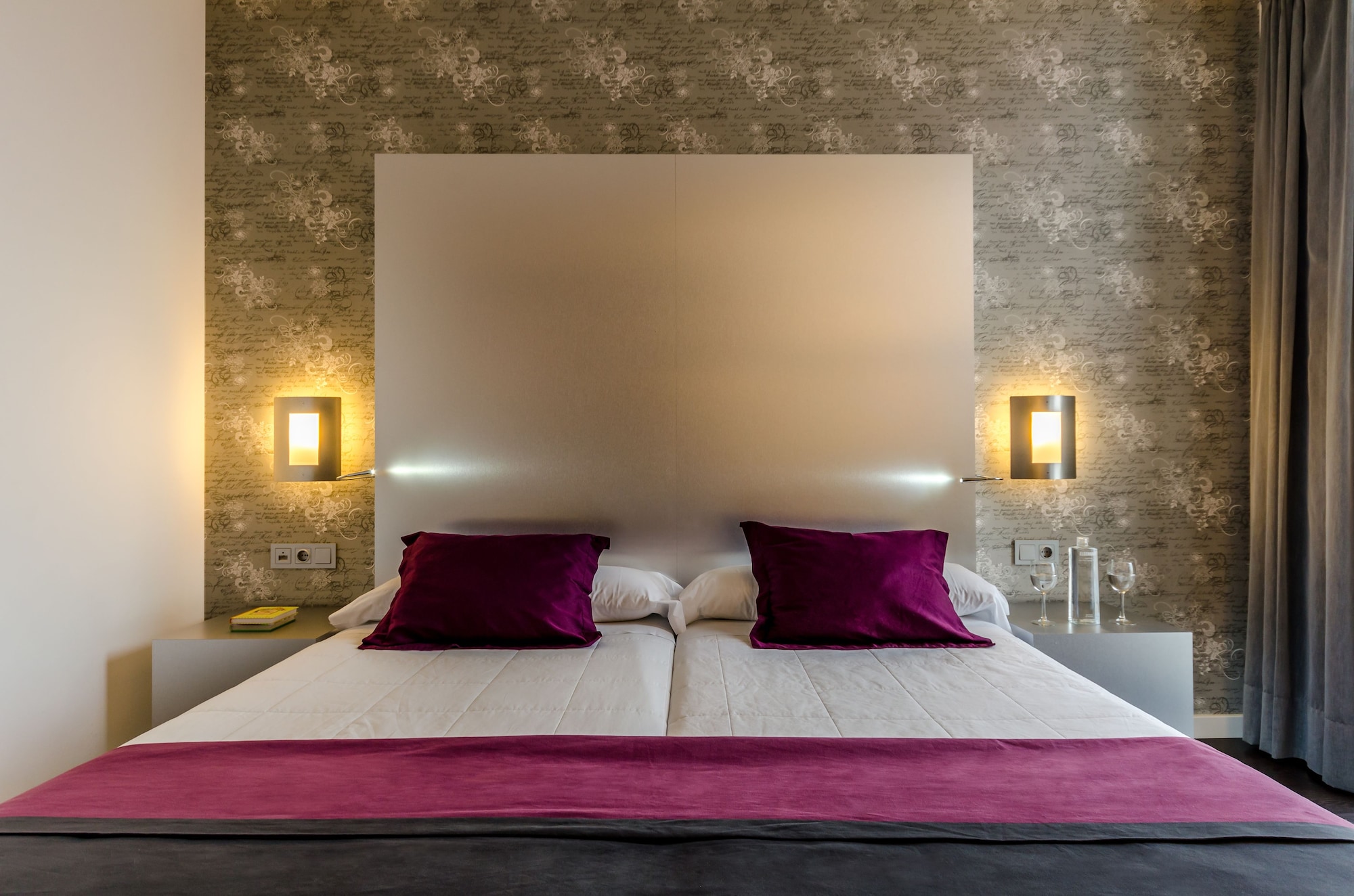 ROOM, SINGLE, DOUBLE BED