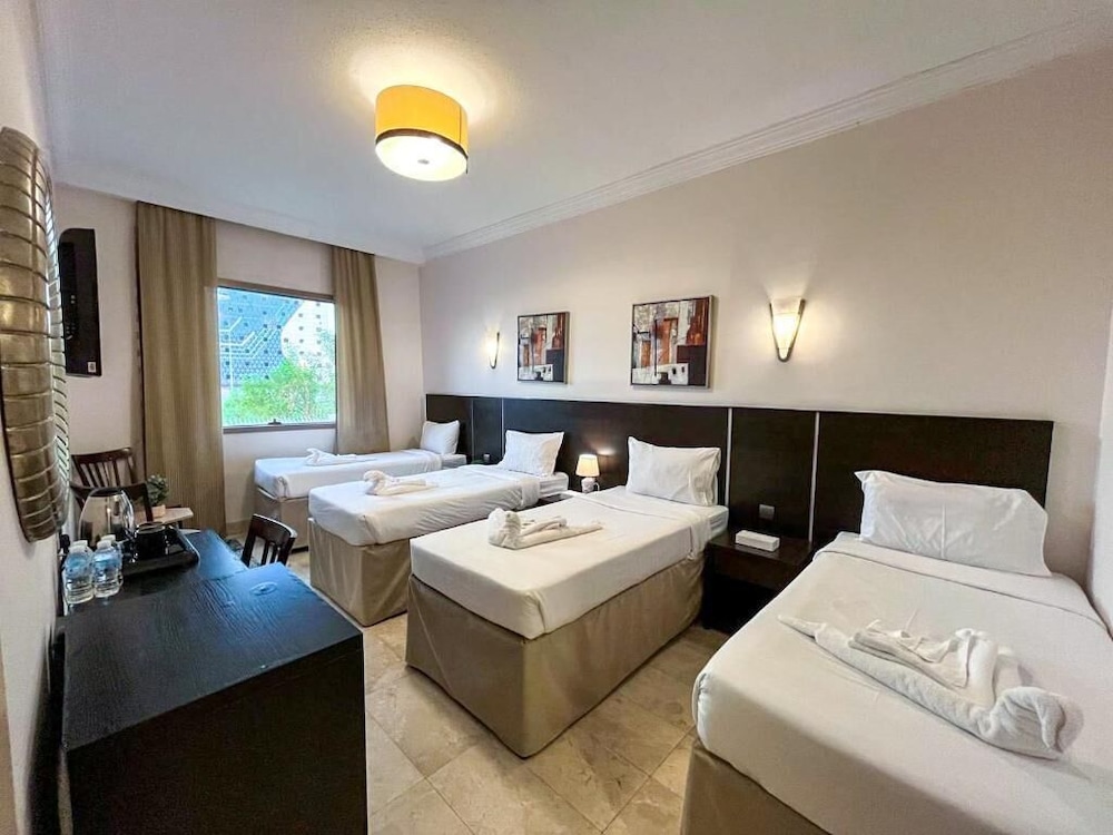 Hussein Hassan Ali Bayari Hotel 30/61