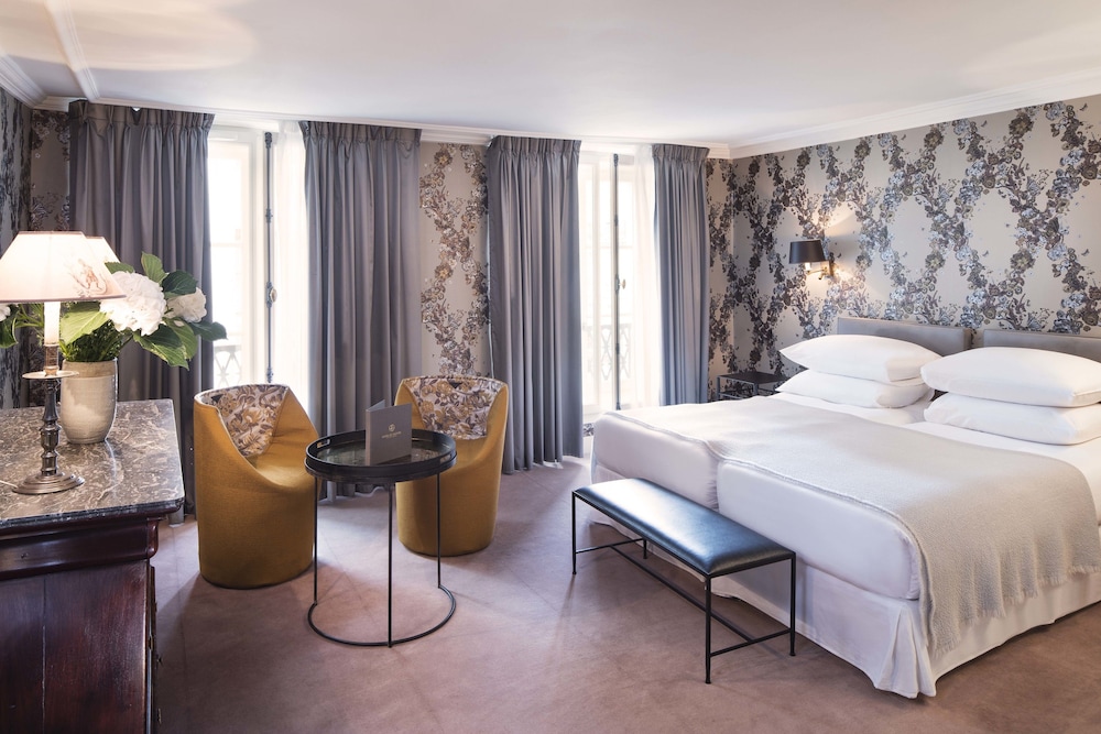 PRESTIGE, DOUBLE BED, CITY VIEW