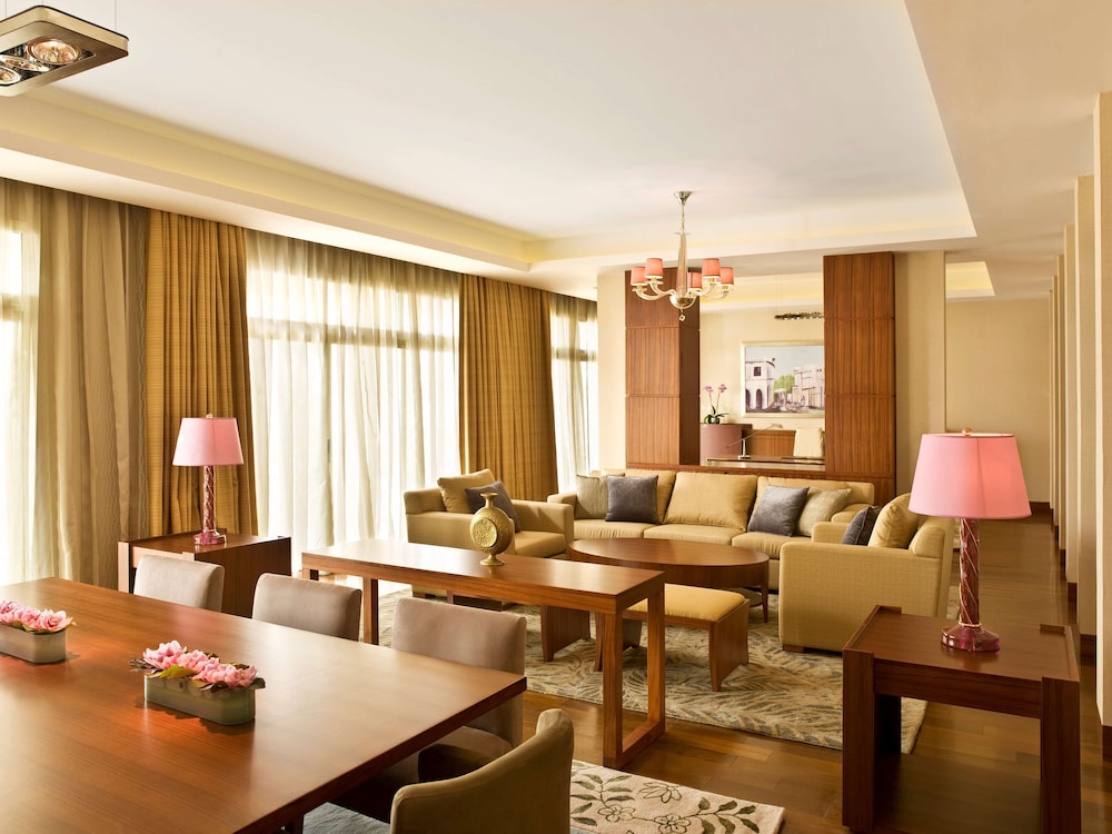 Grand Hyatt Doha Hotel and Villas 44/65