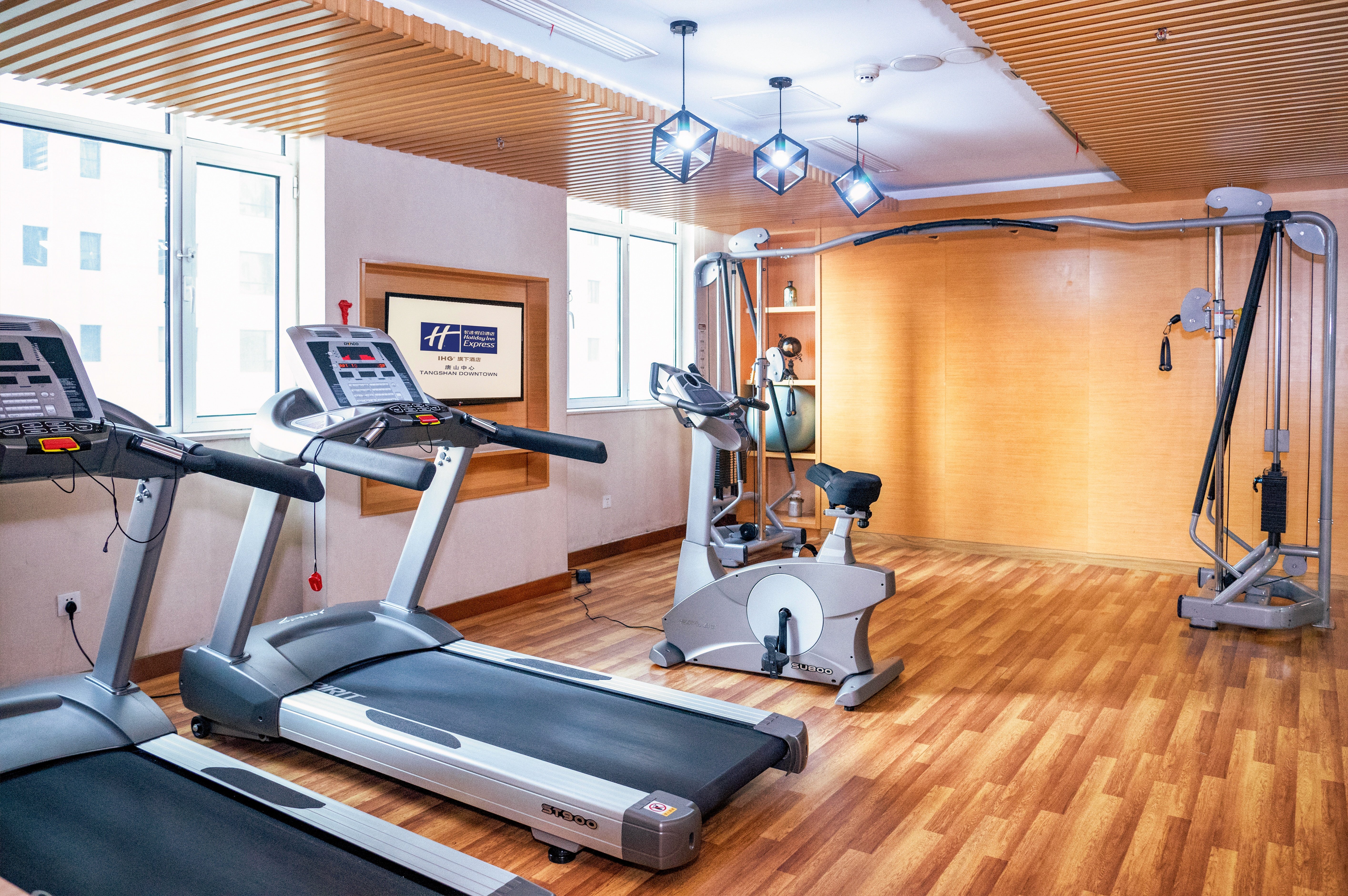 HOLIDAY INN EXPRESS TANGSHAN DOWNTOWN 18/35