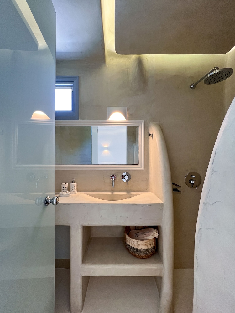 Grand, Villa, Two Story, Private Pool, Hot Tub، Palmariva Villas 4/4