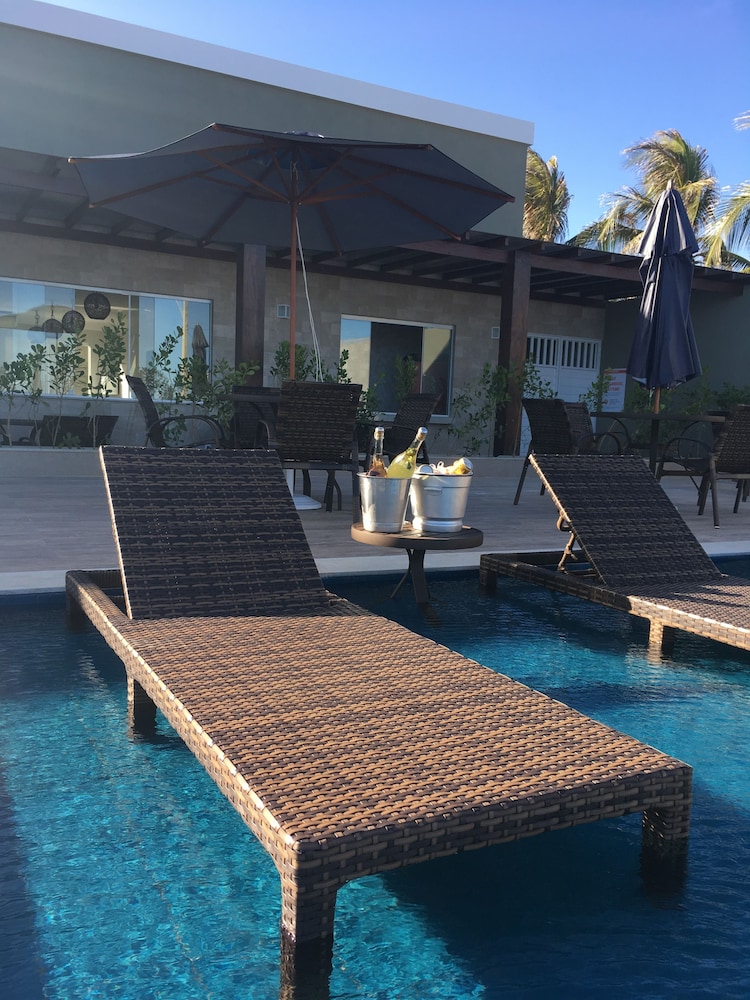 Tropical Mar Hotel 19/21