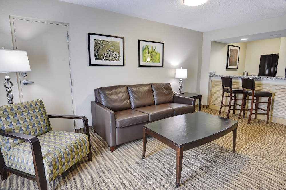 Holiday Inn St Petersburg N Clearwater 42/68