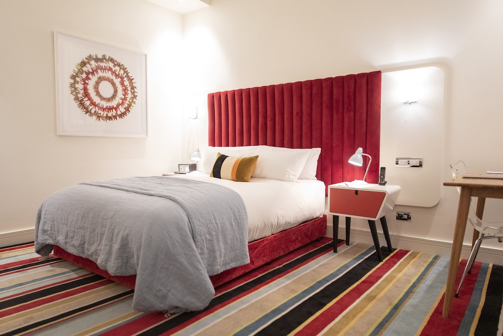 Hotel DeBrett 8/67