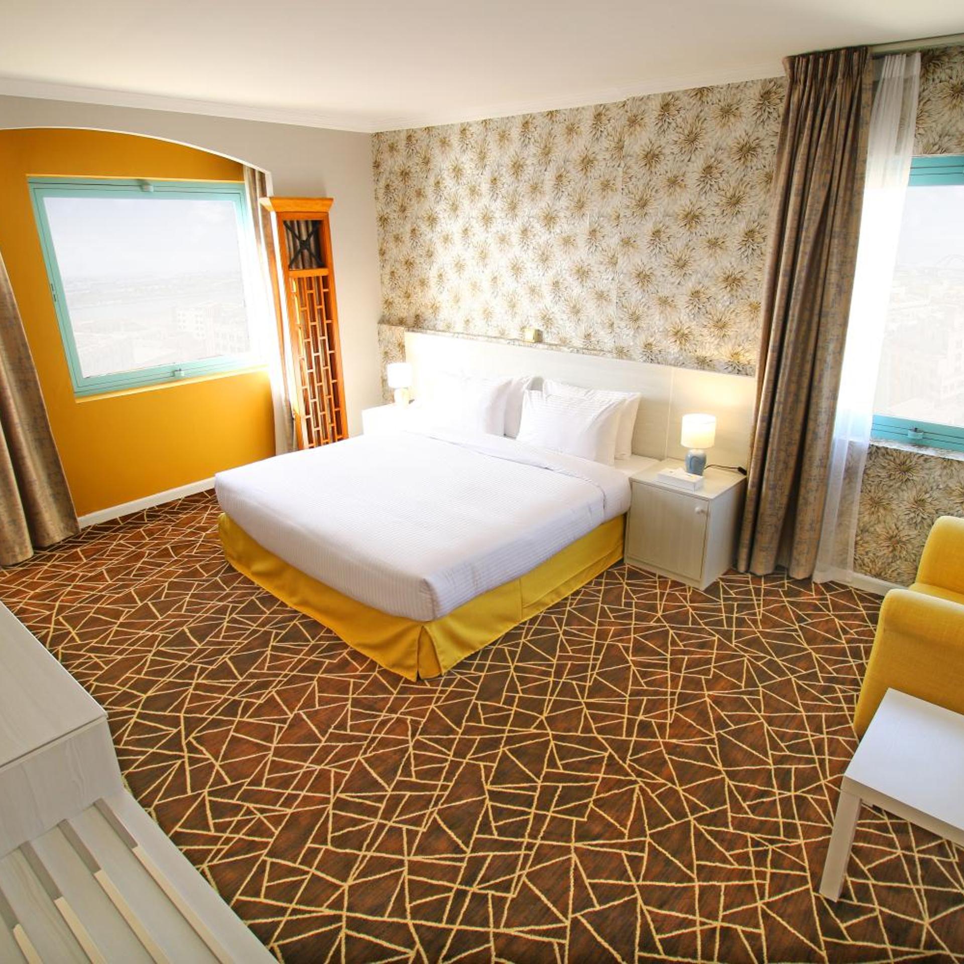 Creek, Heritage, Suite, with View, Corner