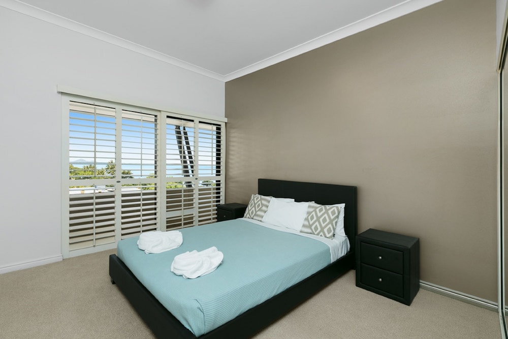 3 BEDROOMS