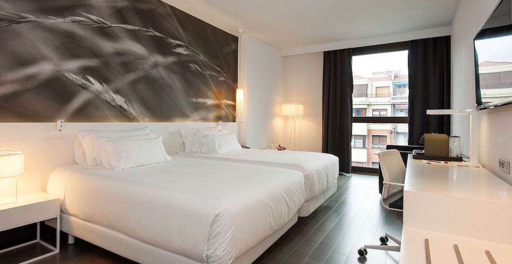 PREMIUM, WITH EXTRA BED