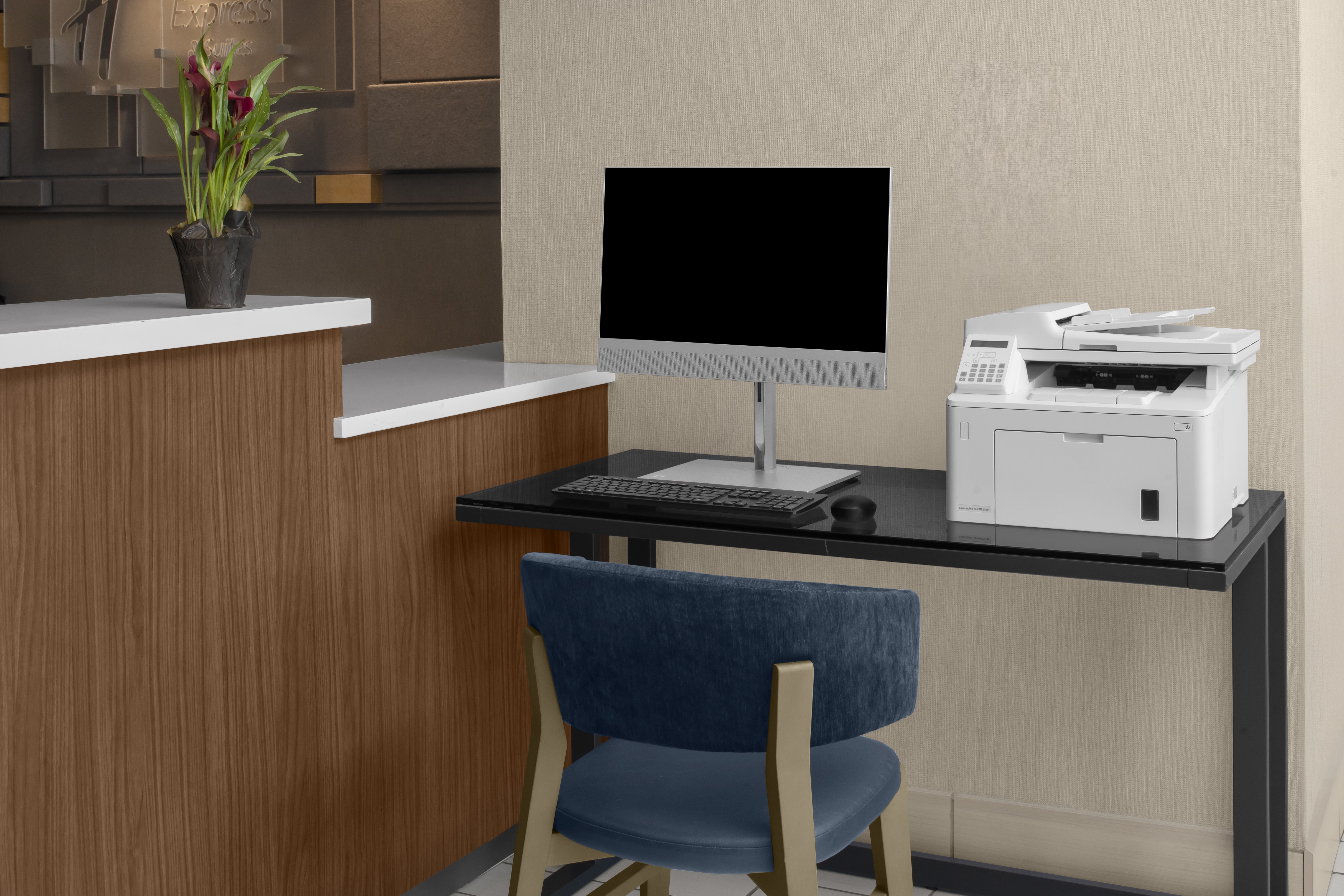 Holiday Inn Express & Suites Boston - Cambridge 37/47