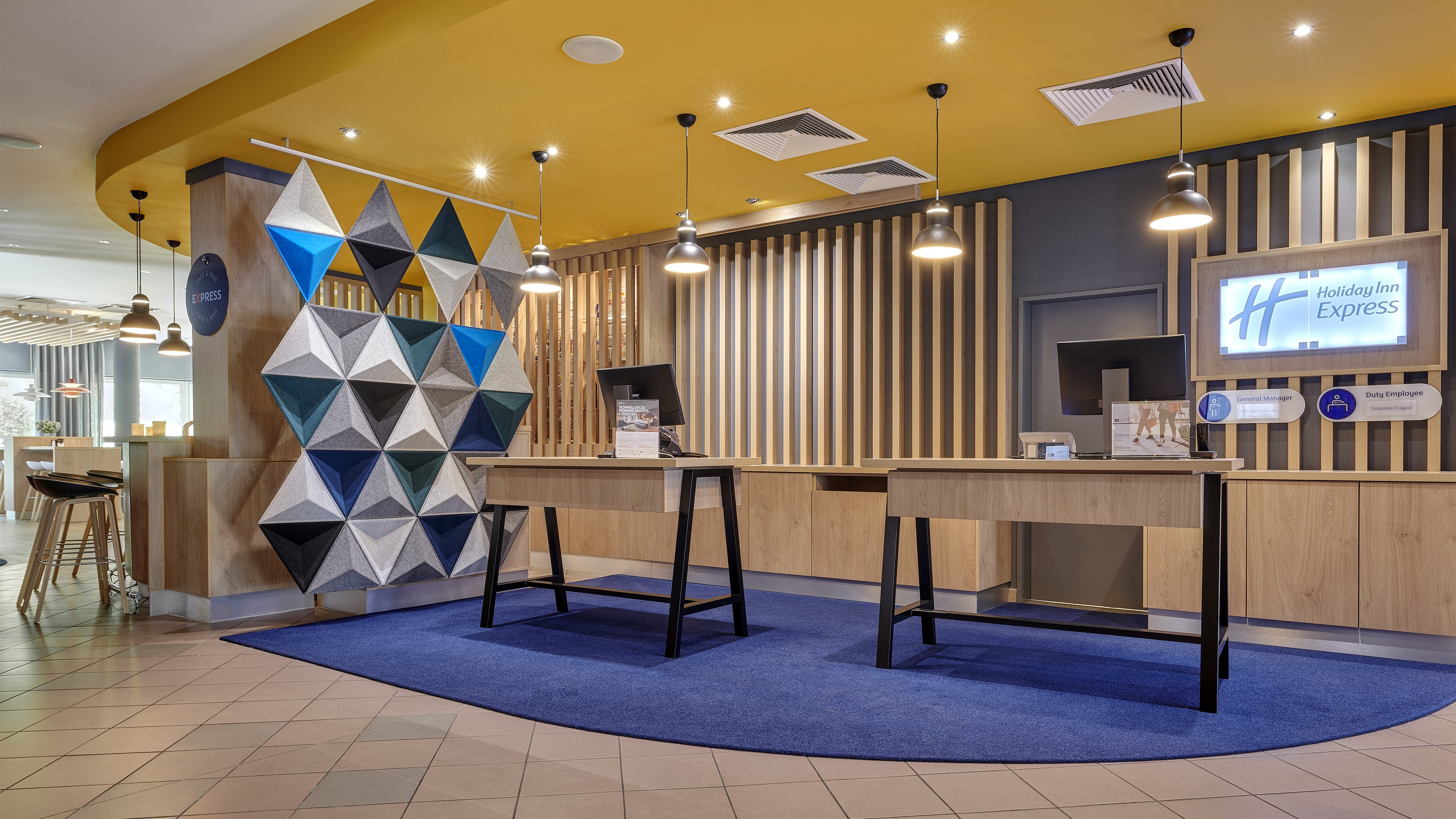 HOLIDAY INN EXPRESS COLOGNE TROISDORF 7/42