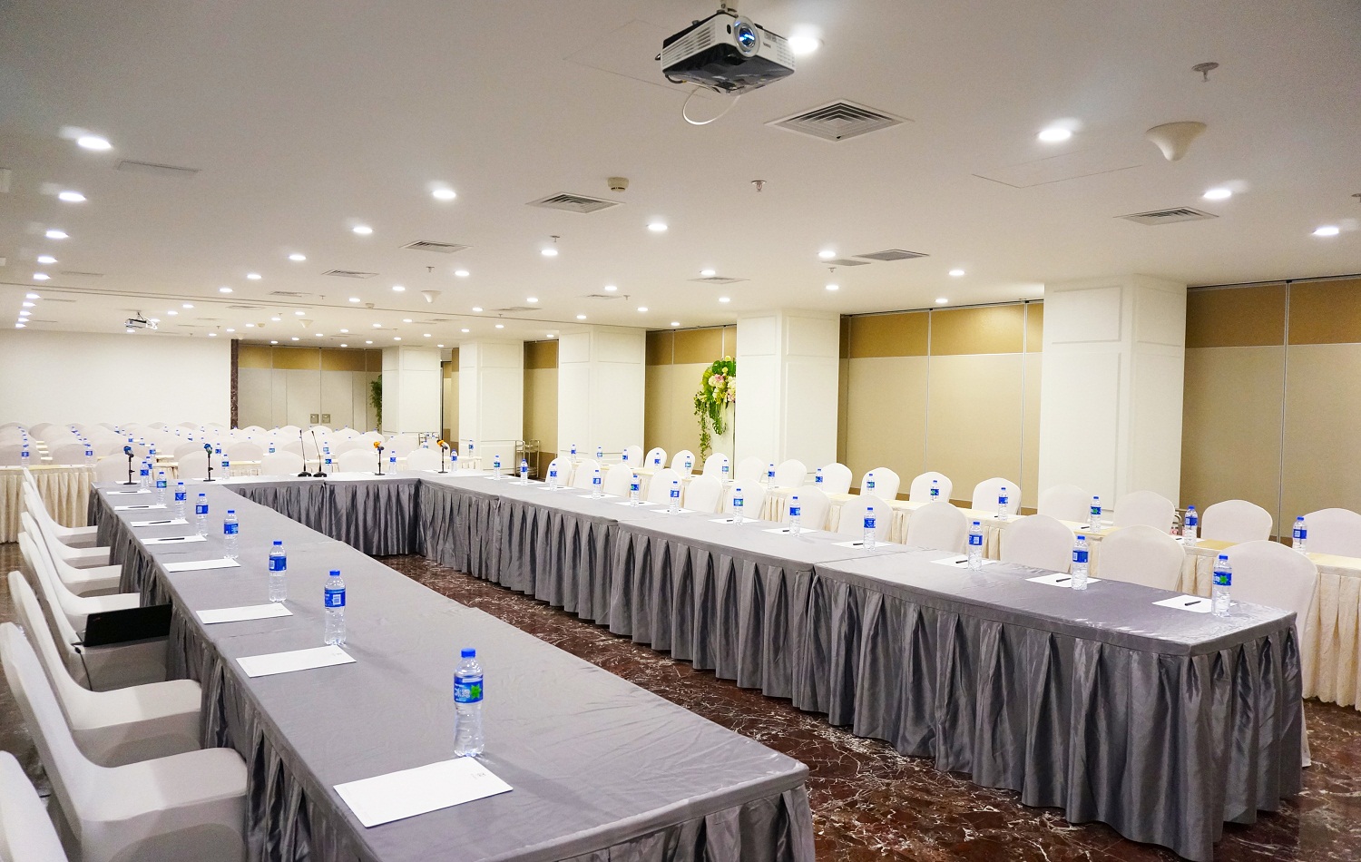 XIAMEN DISCOVERY HOTEL 23/25