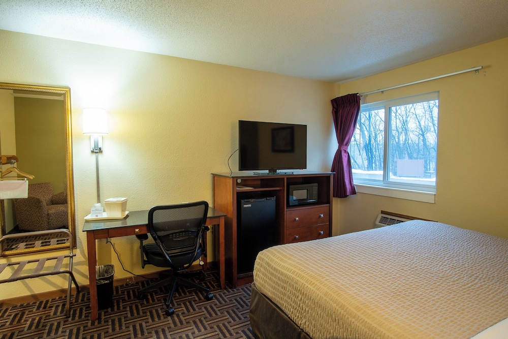 Coratel Inn & Suites by Jasper River Falls 26/60