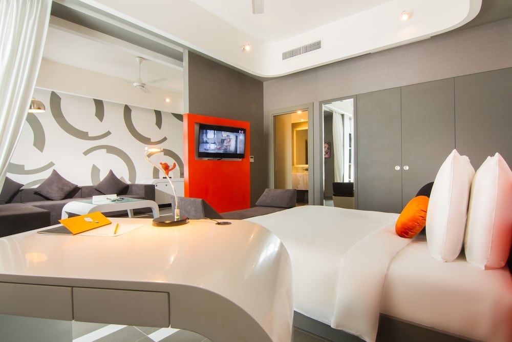 SUN & MOON, Urban Hotel 17/66