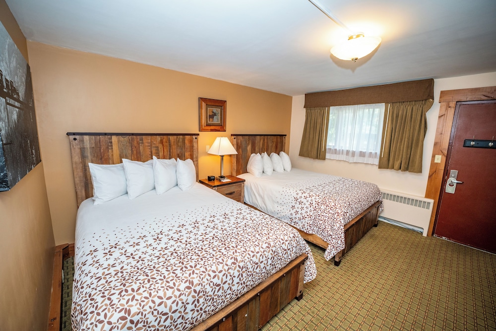Silver Moon Inn 20/70