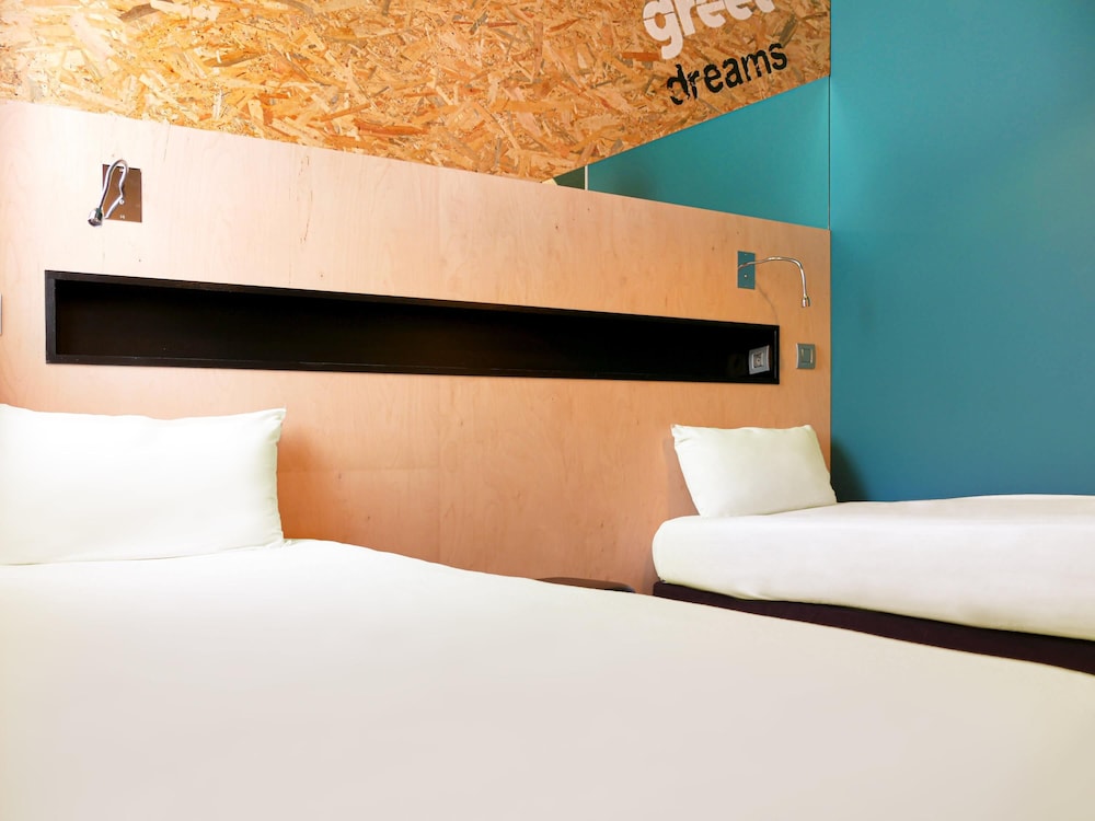 Pop, Twin Beds