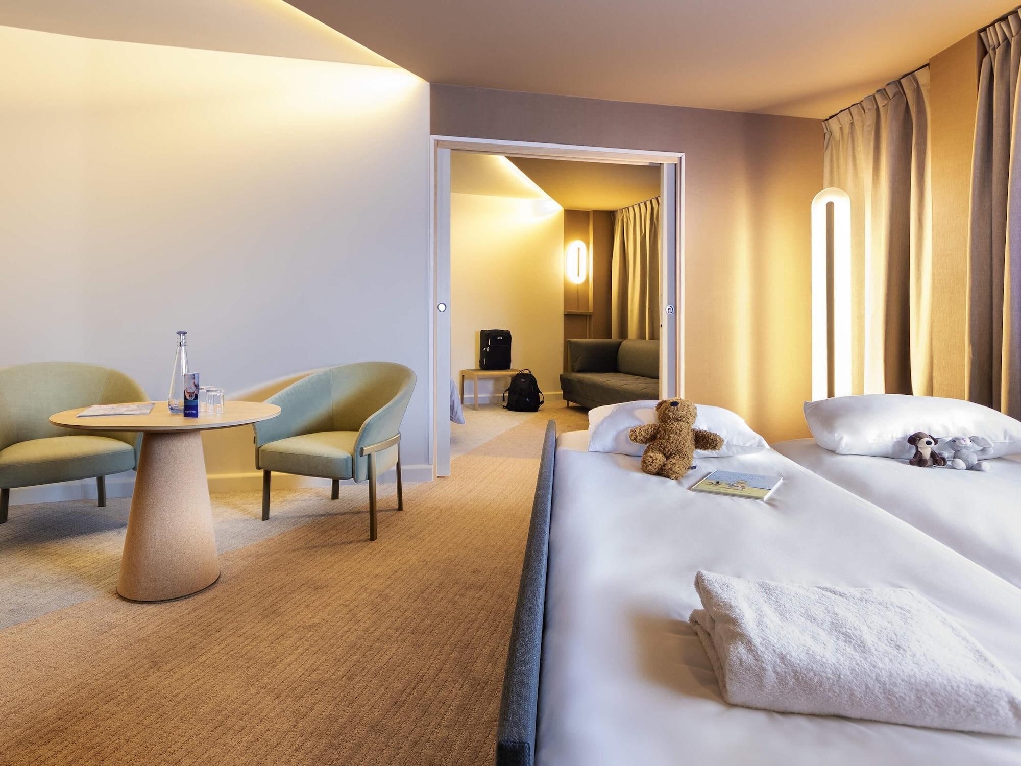 Family, Multiple Beds