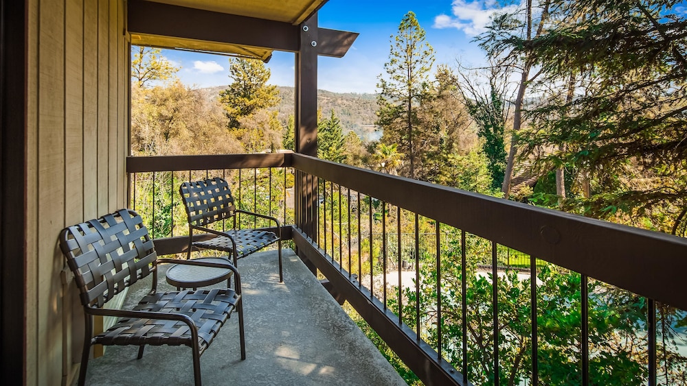 Best Western Plus Yosemite Gateway Inn 3/60