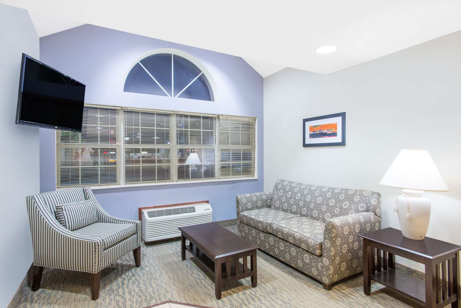 Microtel Inn & Suites by Wyndham Seneca Falls 4/9