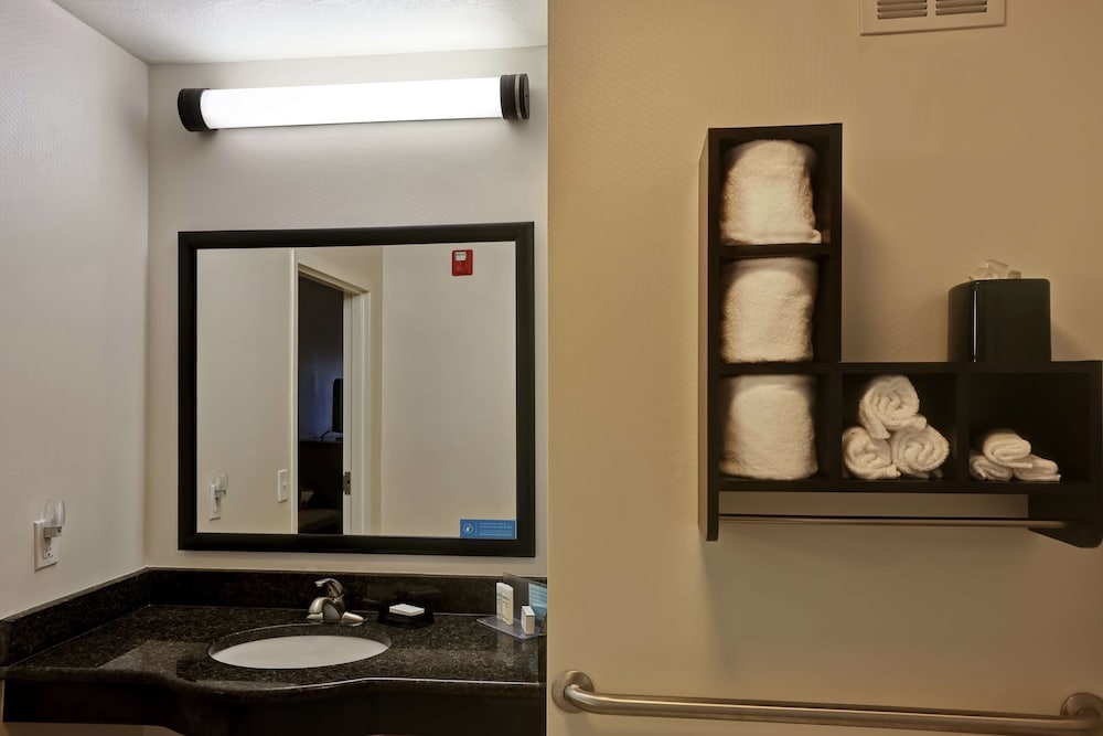 Hampton Inn Atlanta/Woodstock 14/34
