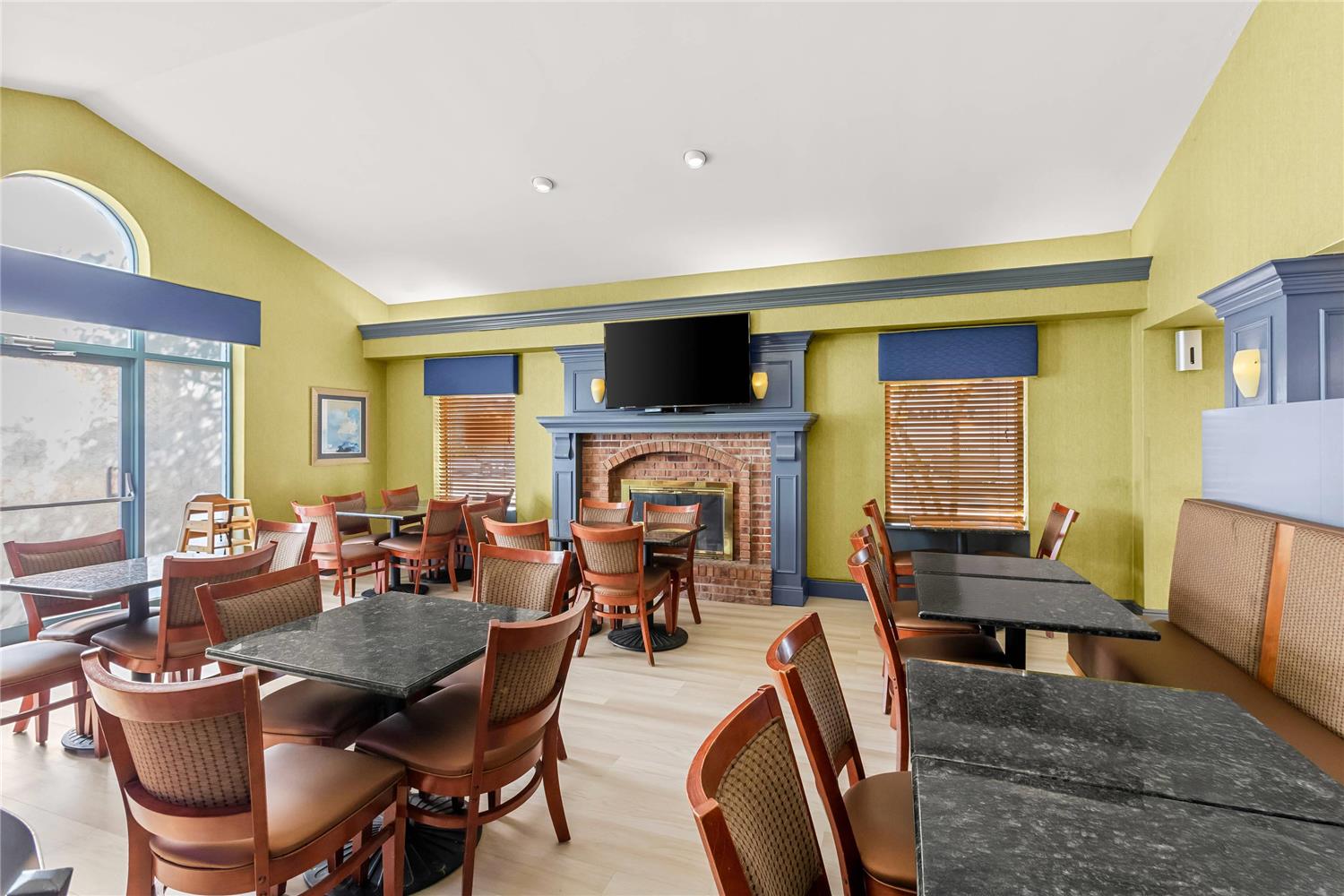 Clarion Inn Cranberry Township 36/47
