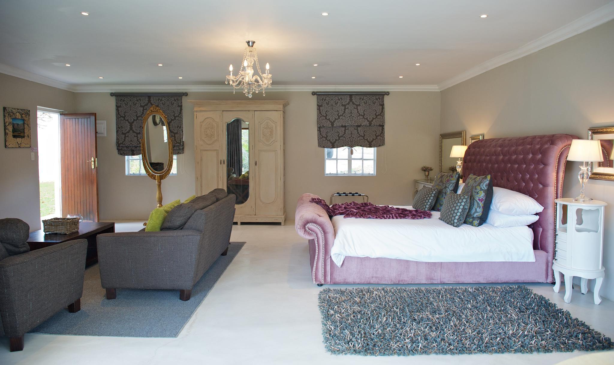 Private, Suite