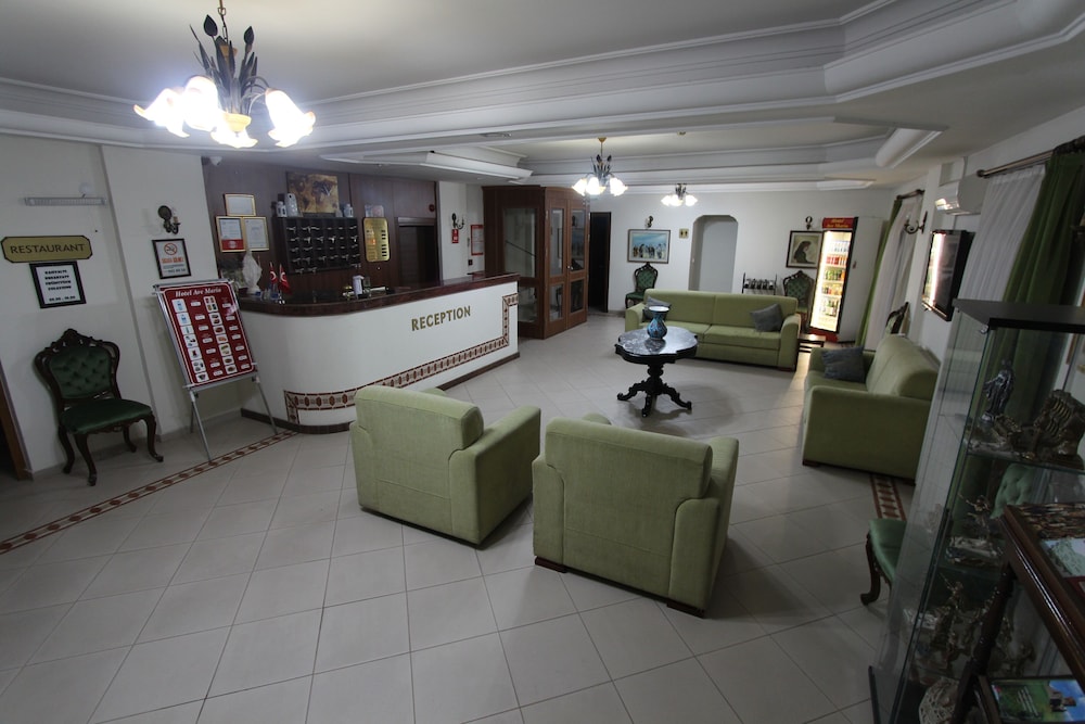 AVE MARIA HOTEL 34/65