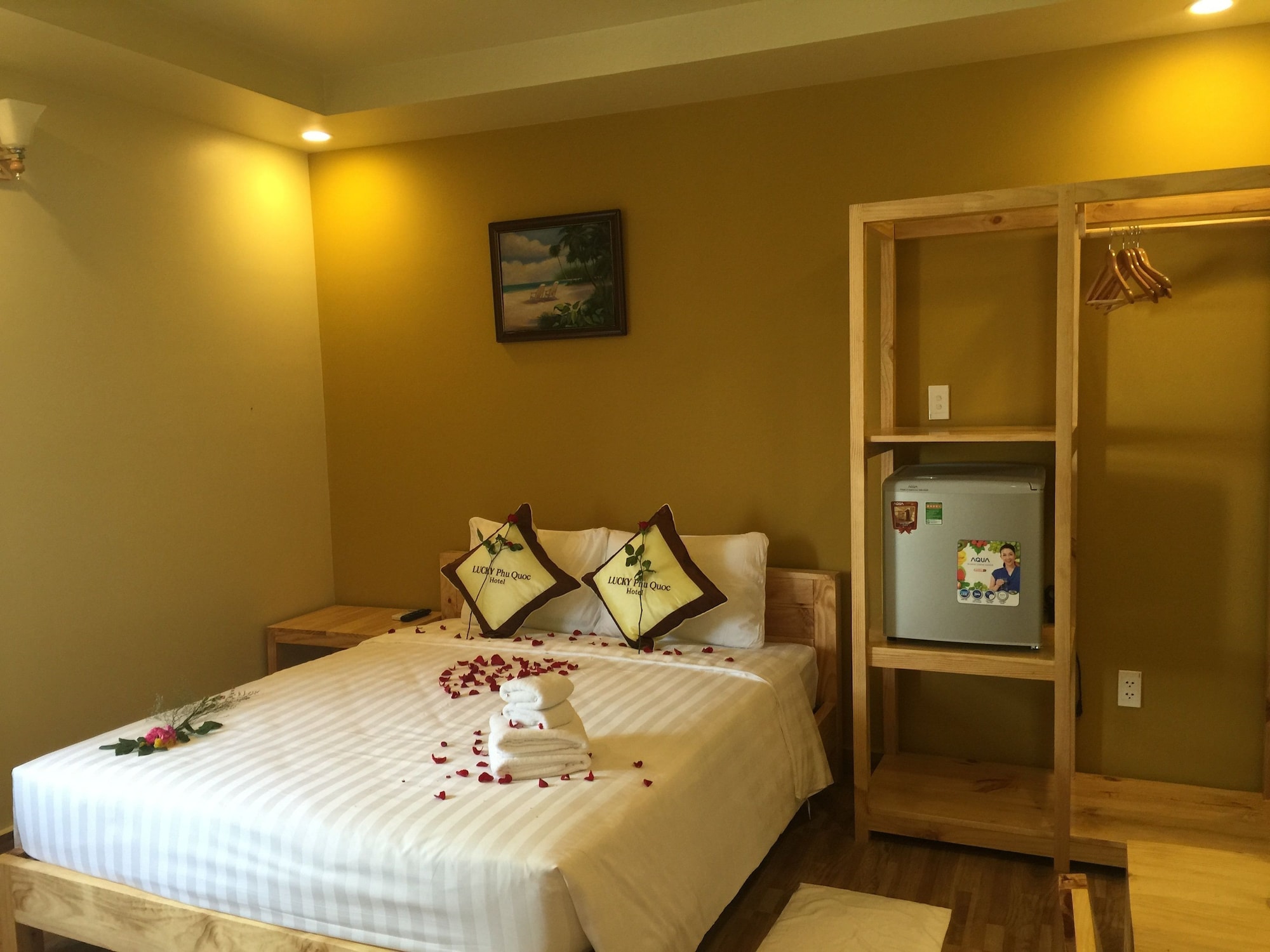 DELUXE, DOUBLE BED, CITY VIEW
