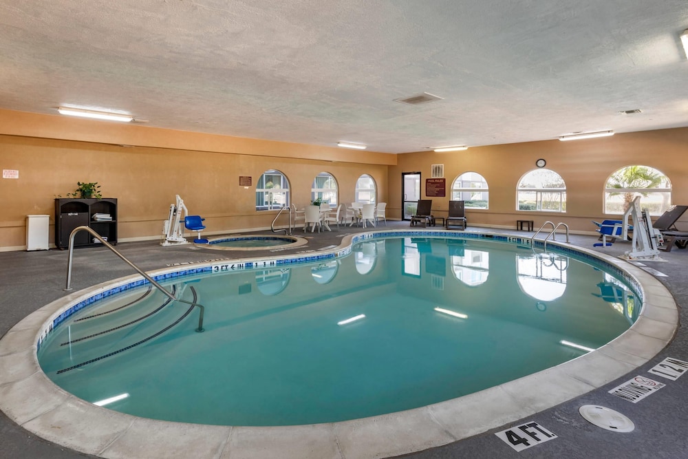 swimming pool spa