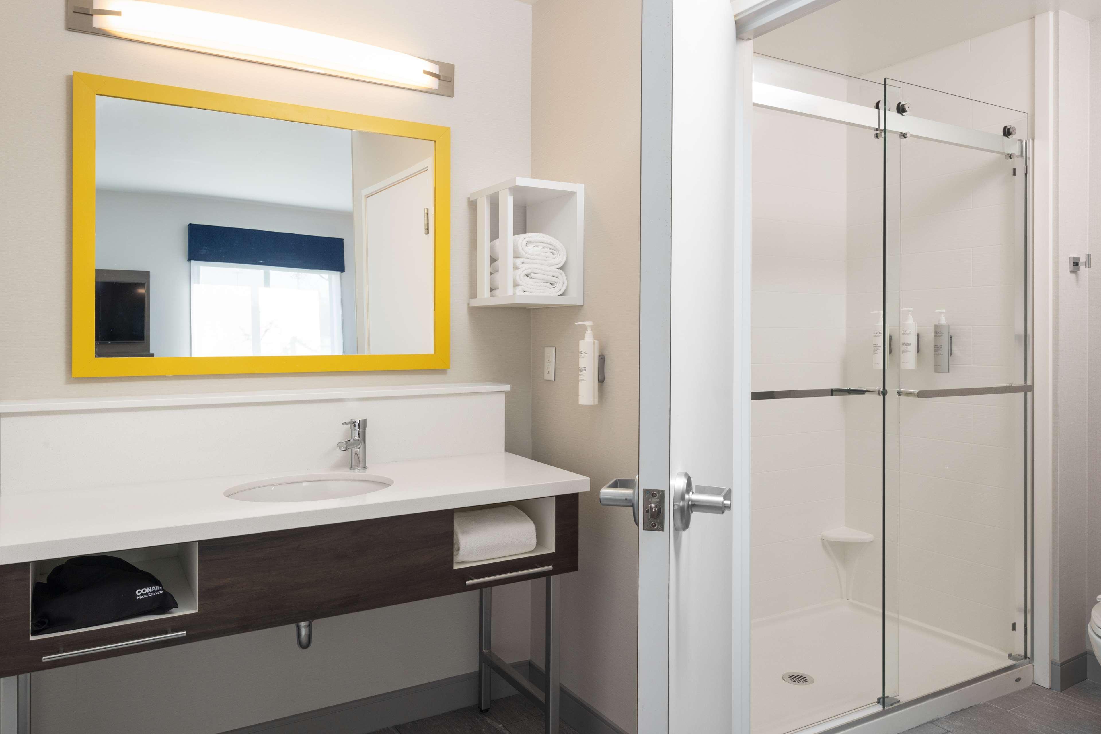 جناح بسرير كينج، Hampton Inn Suites Manteca 6/6