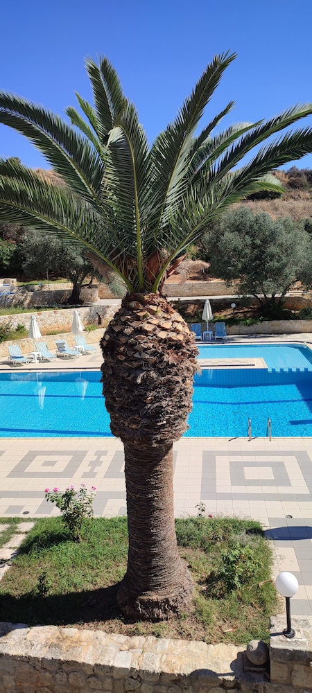 Kyriaki Hotel 61/64