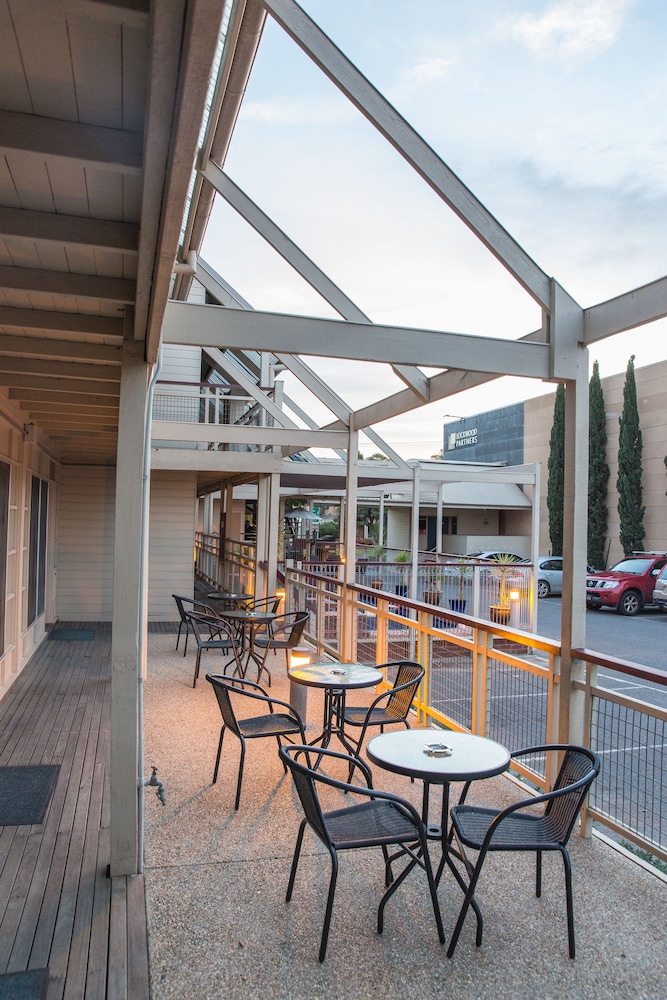 Mas Country Riverboat Lodge Motor Inn 24/28