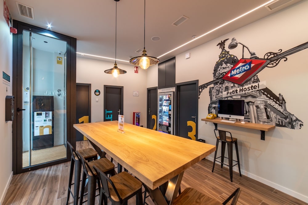 Petit Hostel 34/50