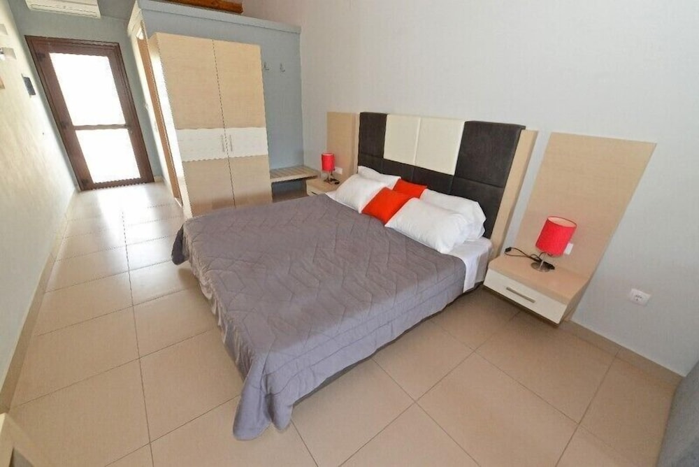Medusa Luxury Apartments 8/30