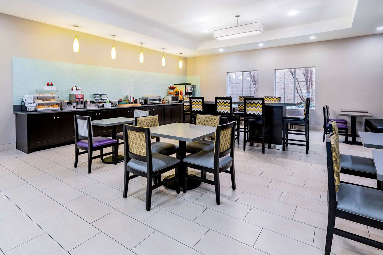 La Quinta Inn & Suites by Wyndham DFW Airport West - Bedford 30/41