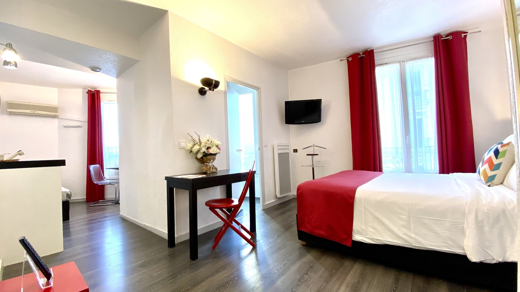 Superior, Studio, Queen Bed
