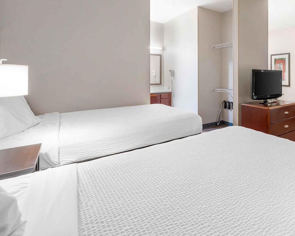 STUDIO, 2 DOUBLE BEDS