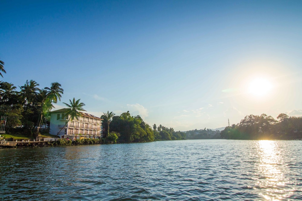Mahaweli Reach Hotel 43/50