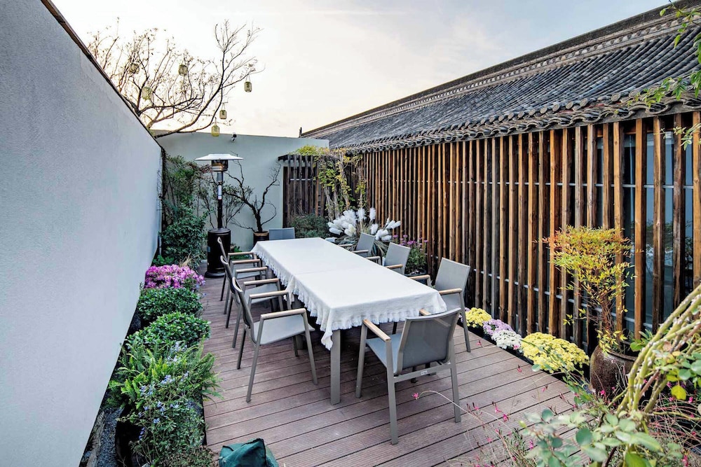 YUANLI HOTEL 46/50