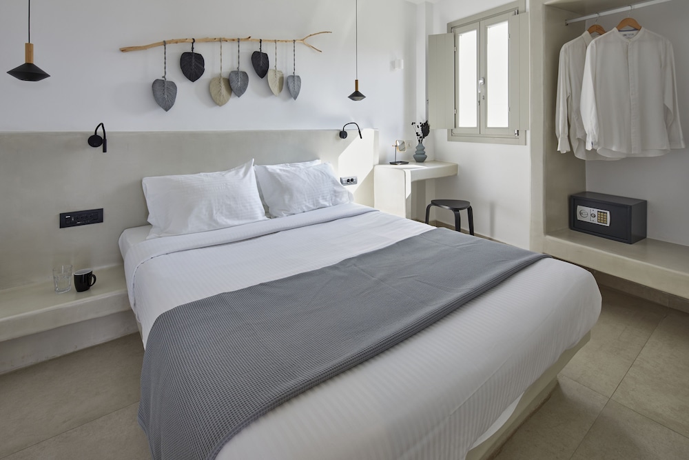 GRAND, SUITE, KING BED, SEA VIEW, SOFA, JETTED TUB