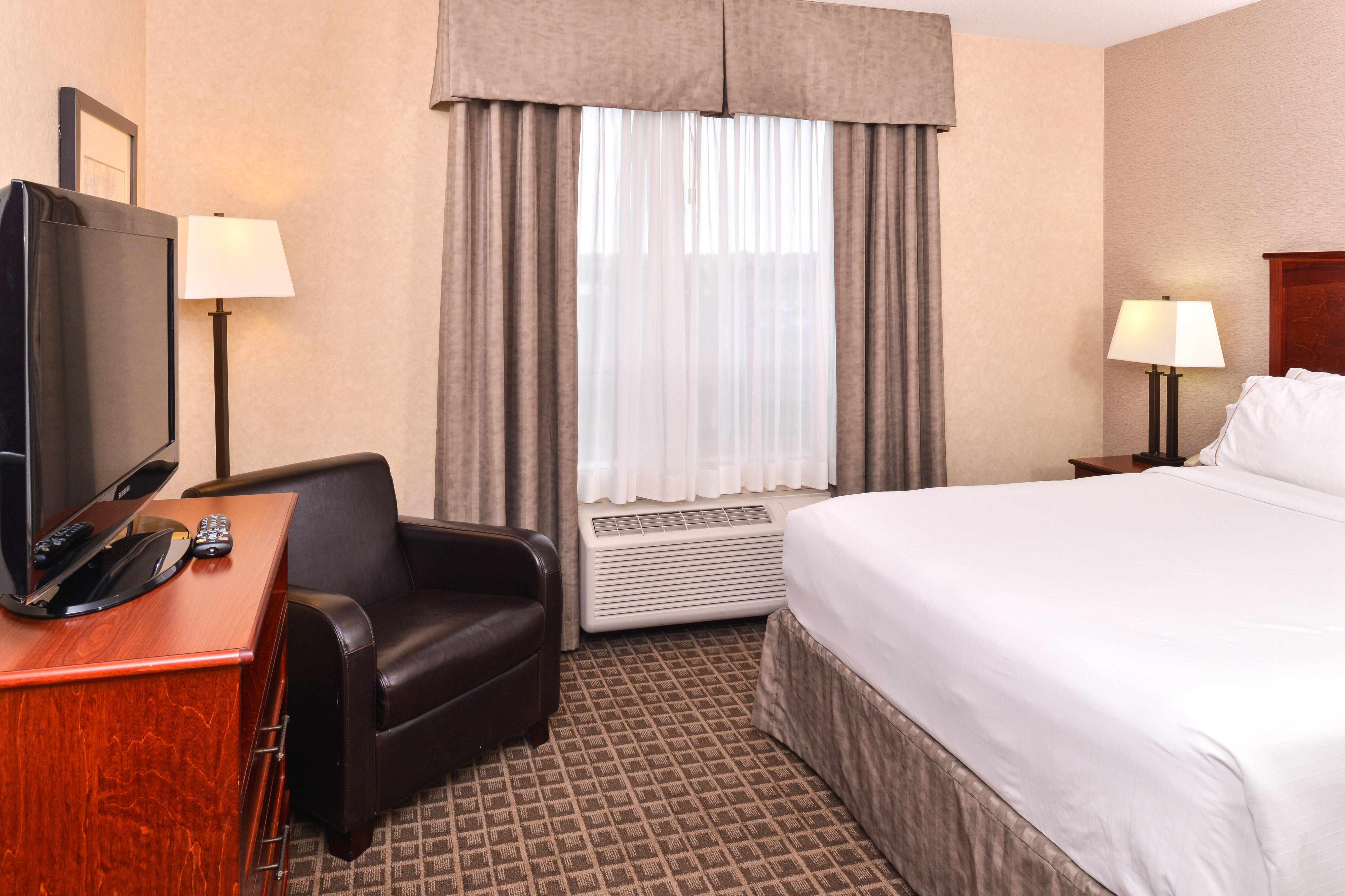 Holiday Inn Express And Suites Edmonton North 28/75