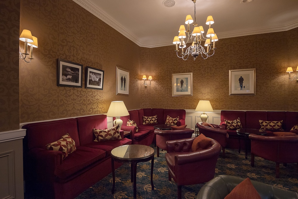 Norfolk Royale Hotel 50/75