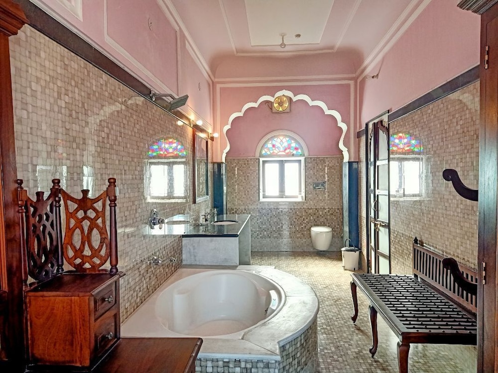 Hotel Saba Haveli 44/50
