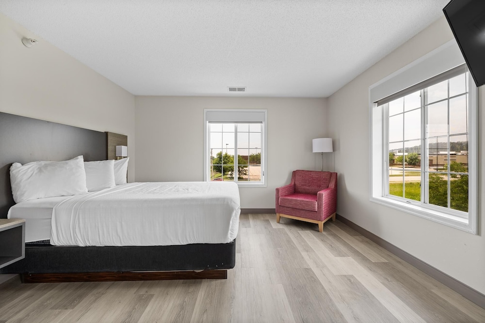 2 BEDROOMS, DELUXE, QUEEN BED