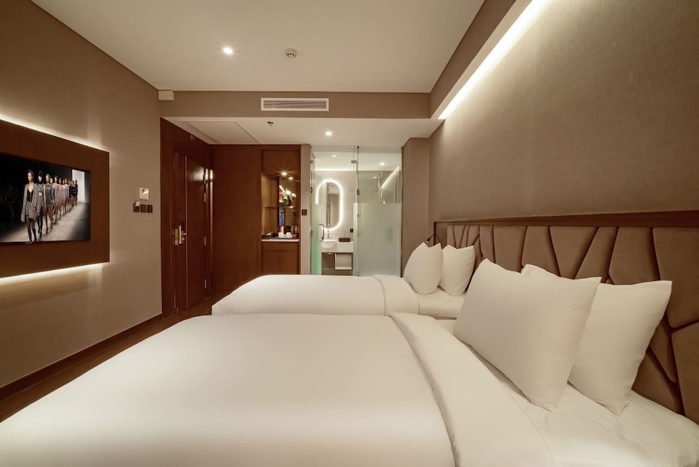 Nhat Ha Lavish Hotel 20/40